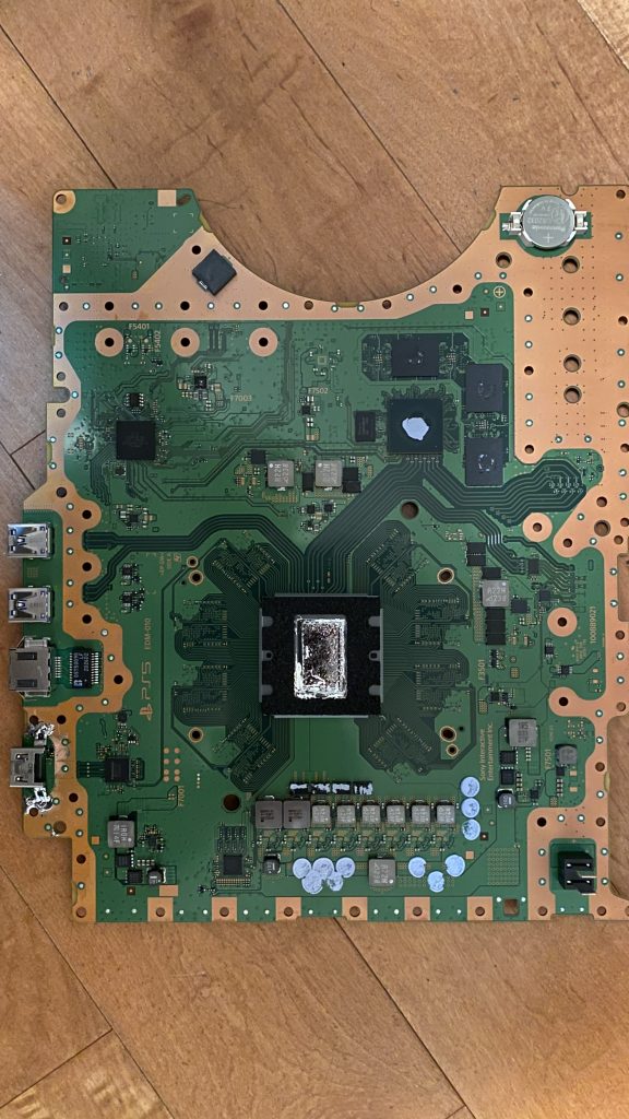 Playstation 4 PS4 HDMI v2.0 Port Comparison - iRepairToronto